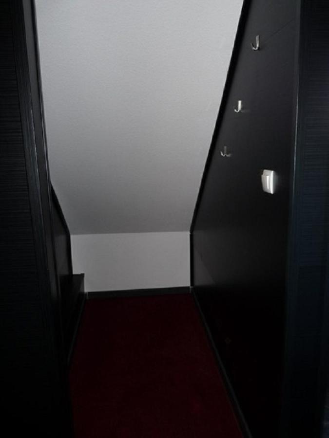 Ferienwohnung In Duesseldorf Hassel Exterior foto